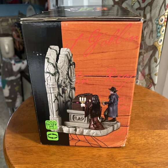 Lemax Spooky Town Lighted Coffin ~ Halloween 2025 ~ NIB - Picture 5 of 5